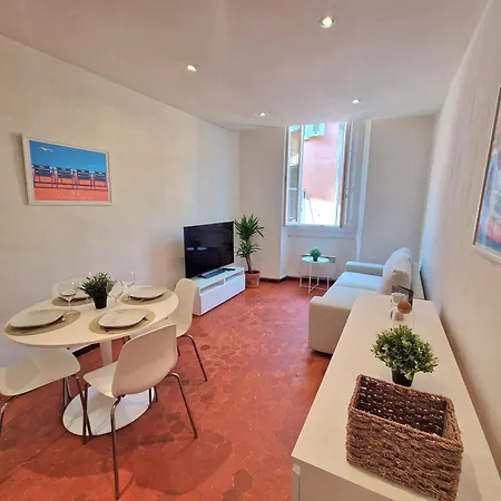 Sublime 4p Classe Dans Le Vieux-nice